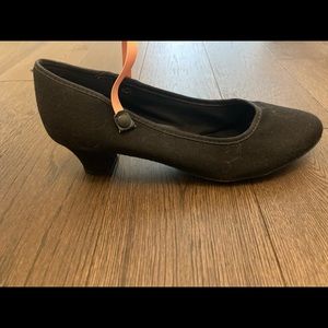 So Danca canvas character dance shoe with 1.5” inch heel, pink elastic strap.